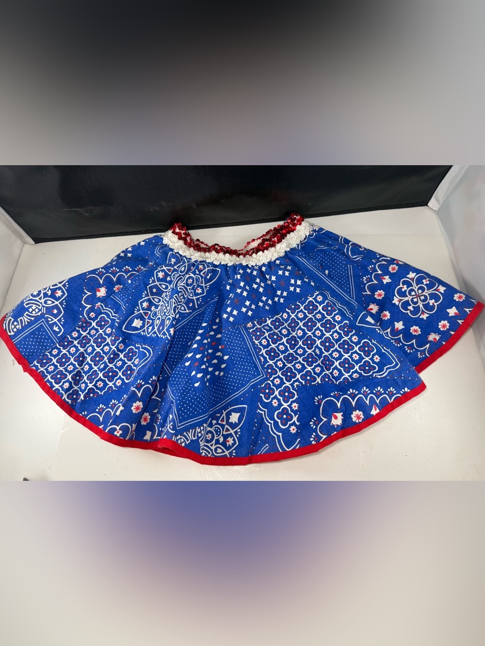 Girl’s Size 5/6 Patriotic Bandana Print Skirt w/Red & White Sequin Waist Vtg